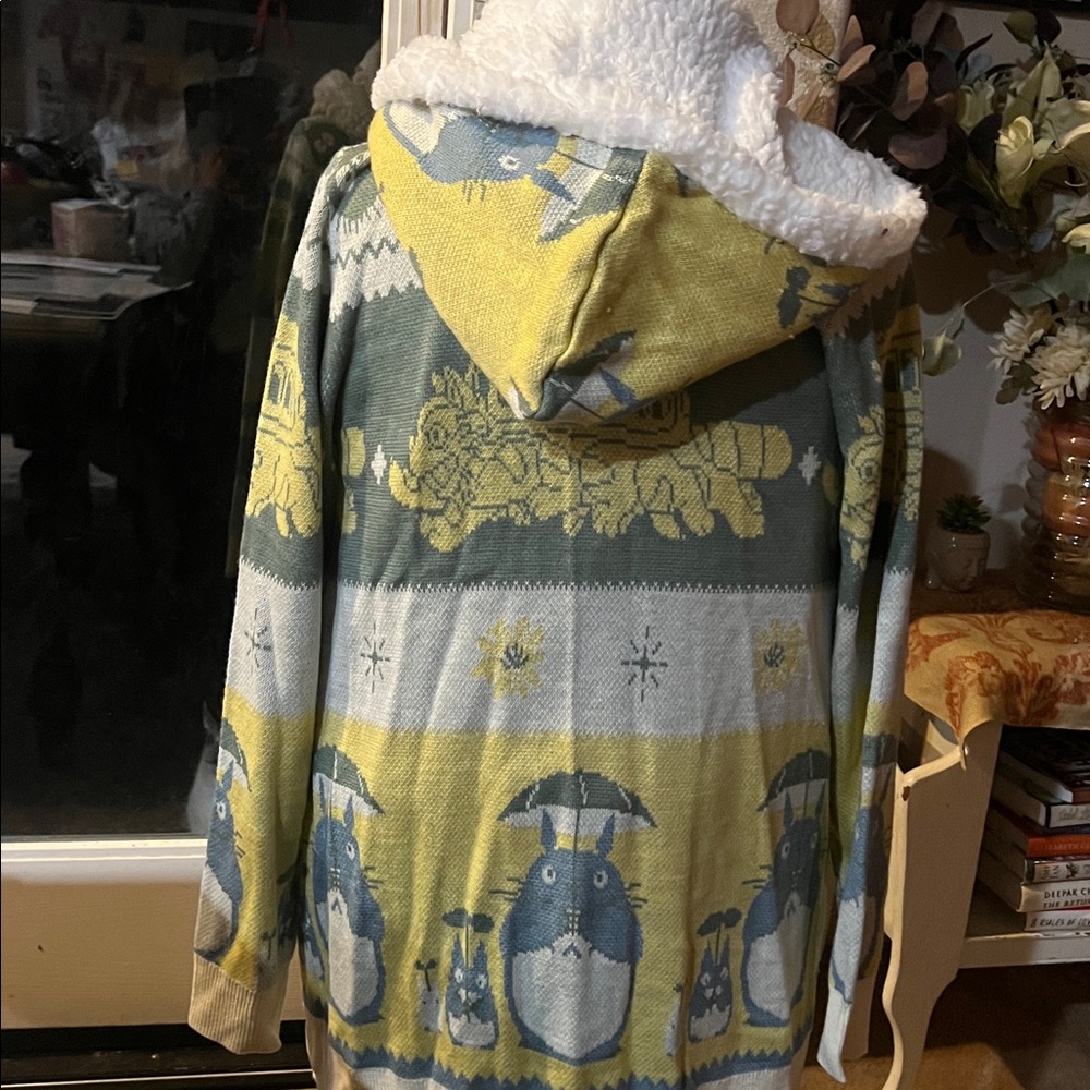 Studio Ghibli My Neighbor Totoro Fair Isle Sherpa Cardigan Yellow Blue hooded - Picture 8 of 8